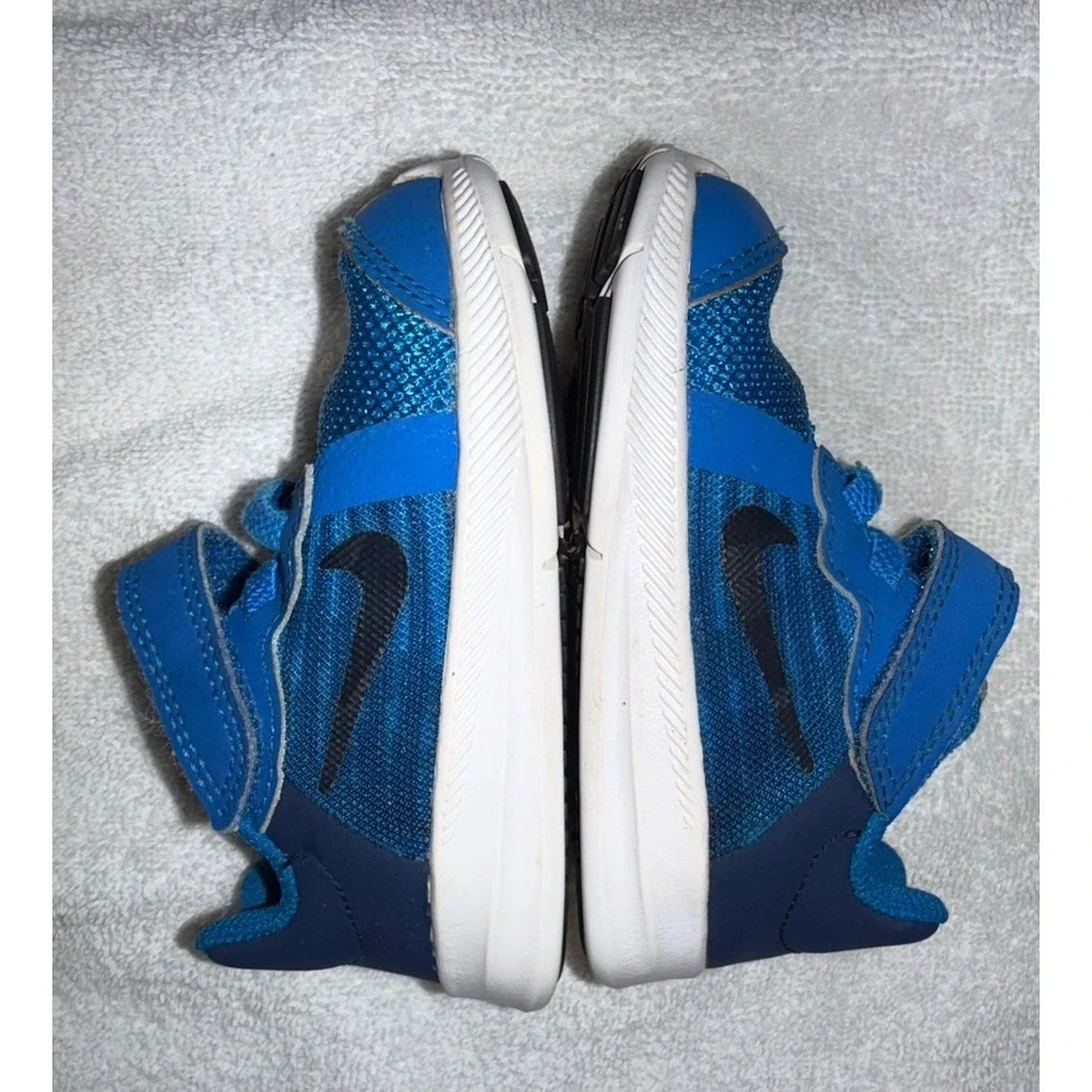 Nike Downshifter Size 5C Boys Sneakers Blue